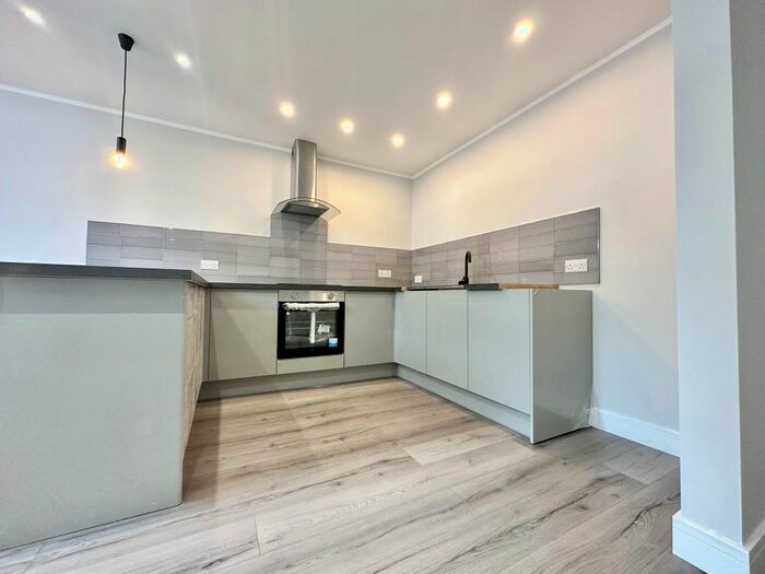 2 Bedroom Flat To Rent In Dumpton Park Drive, Ramsgate, CT11