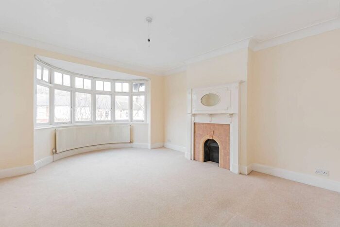 4 Bedroom Property To Rent In Priory Gardens, Highgate, London, N6