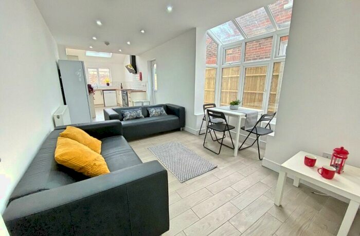 7 Bedroom House To Rent In Montgomerie Road, Southsea, Hampshire, PO5