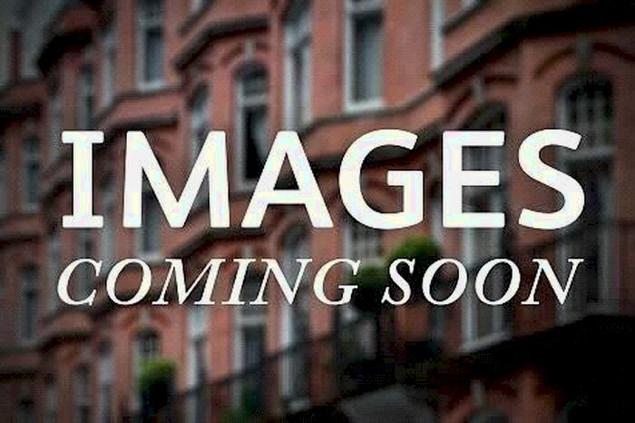 2 Bedroom Flat To Rent In Kings Road, Richmond, Surrey TW10