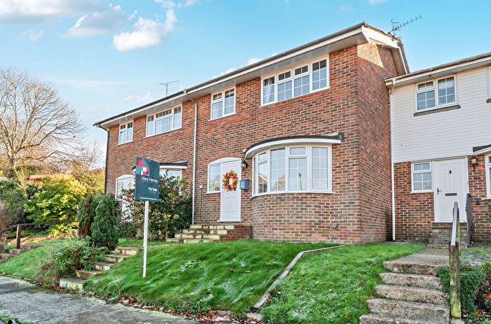 3 Bedroom Terraced House For Sale In Rosehill, Billingshurst, RH14