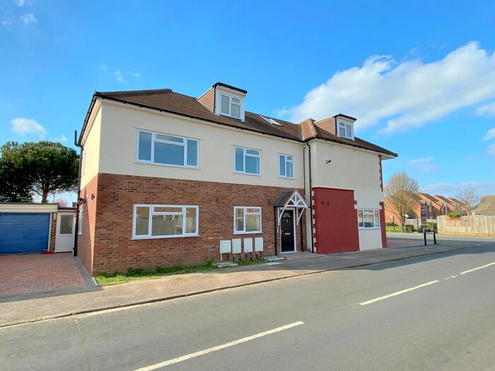 1 Bedroom Flat To Rent In Townsend Road, Ashford, TW15