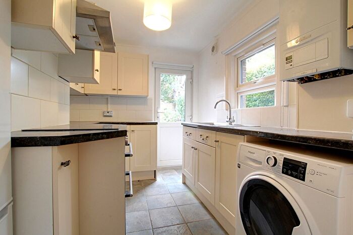 3 Bedroom Flat To Rent In Eastbourne Road, (), Brentford, TW8