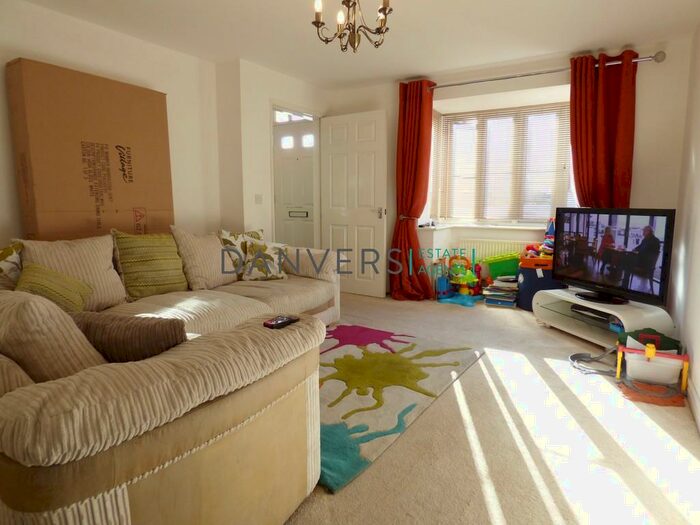 3 Bedroom Semi-Detached House To Rent In Dalton Road, Hamilton, Leicester, LE5