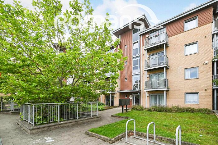 2 Bedroom Flat To Rent In Kelvin Gate, RG12