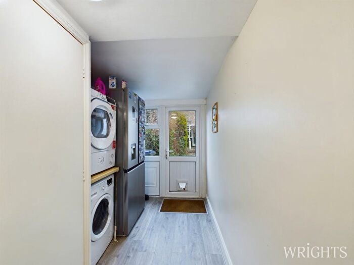3 Bedroom Bungalow For Sale In Herns Lane, Welwyn Garden City, AL7