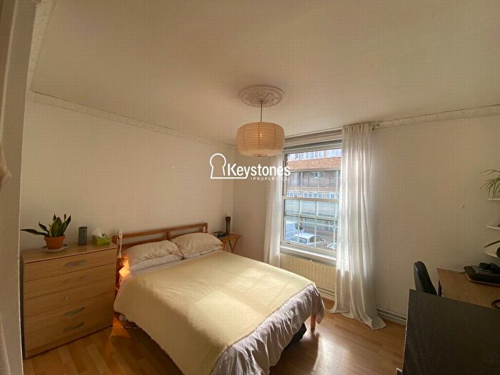 4 Bedroom Flat To Rent In Hollybush House, Hollybush Gardens, Bethnal Green, E2