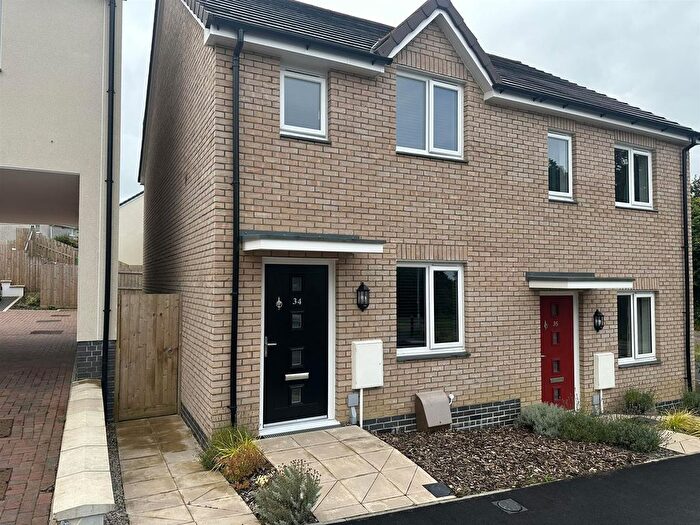 2 Bedroom Semi-Detached House For Sale In Kew Vara, Bodmin, PL31