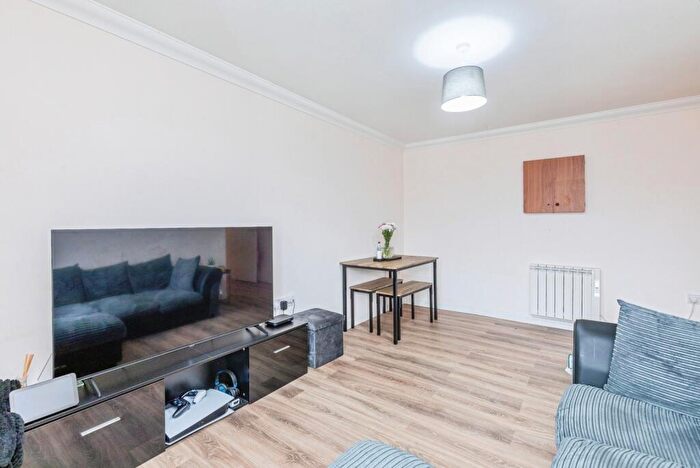 1 Bedroom Flat For Sale In Lea Court, Huntsman Close, Rochester, Kent, ME1
