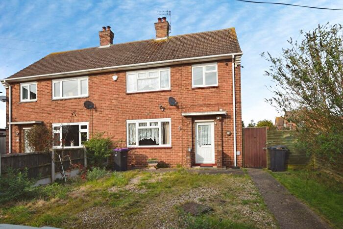 3 Bedroom Semi-Detached House For Sale In Lincoln Green, Skegness, PE25