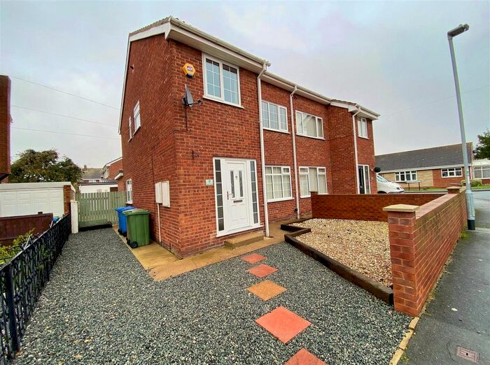 4 Bedroom Semi Detached House To Rent In Lock Close, Pollington, Goole, DN14
