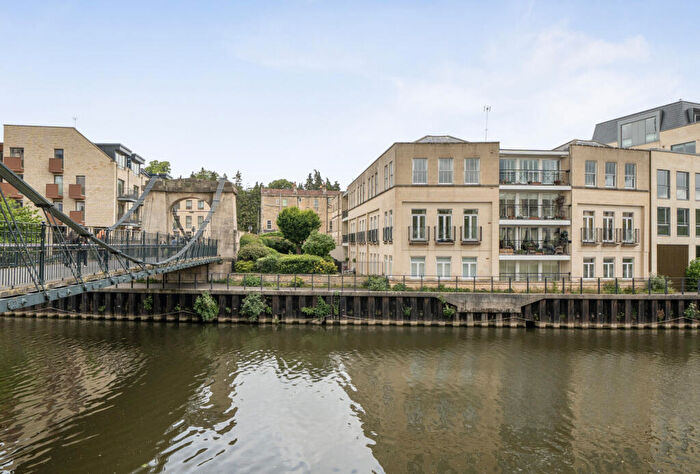 2 Bedroom Apartment For Sale In Victoria Bridge Road, Bath, Somerset, BA1