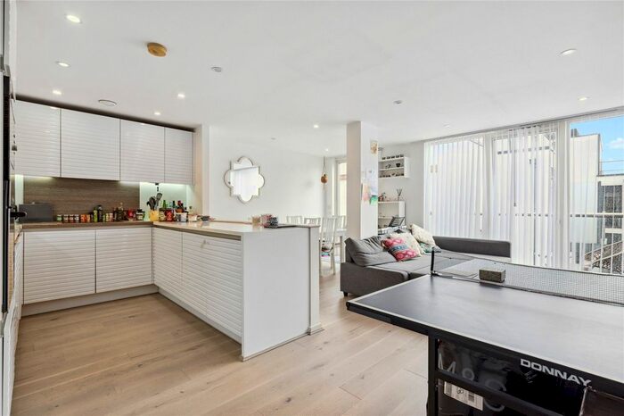 2 Bedroom Flat To Rent In Central Street, London, EC1V