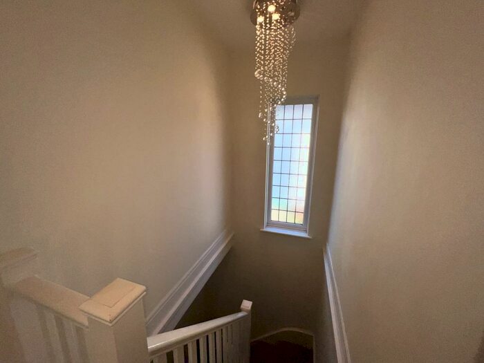 4 Bedroom House To Rent In Mangotsfield Road, Mangotsfield, BS16
