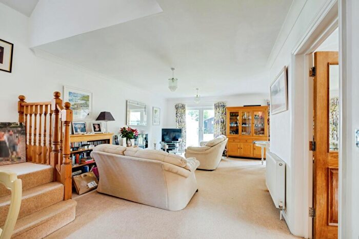 3 Bedroom Bungalow For Sale In Ringwood Road, Christchurch, BH23