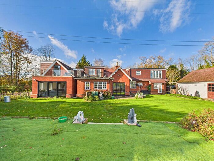 5 Bedroom Detached House For Sale In Reading Road, Stratfield Turgis, RG27