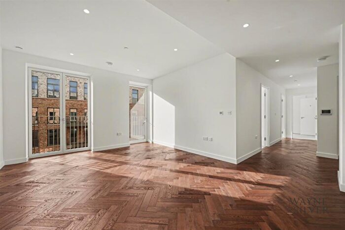 3 Bedroom Apartment To Rent In Ribbon Lane, Brent Cross, NW2