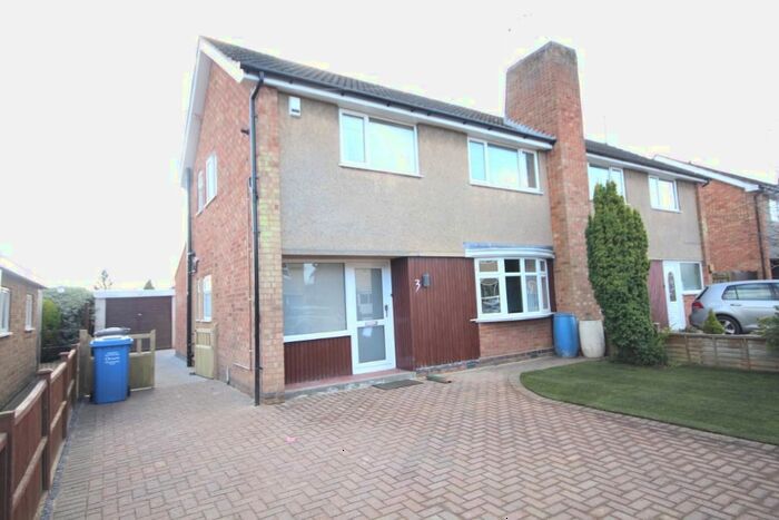 3 Bedroom Semi-Detached House To Rent In Linnet Drive, Barton Seagrave NN15