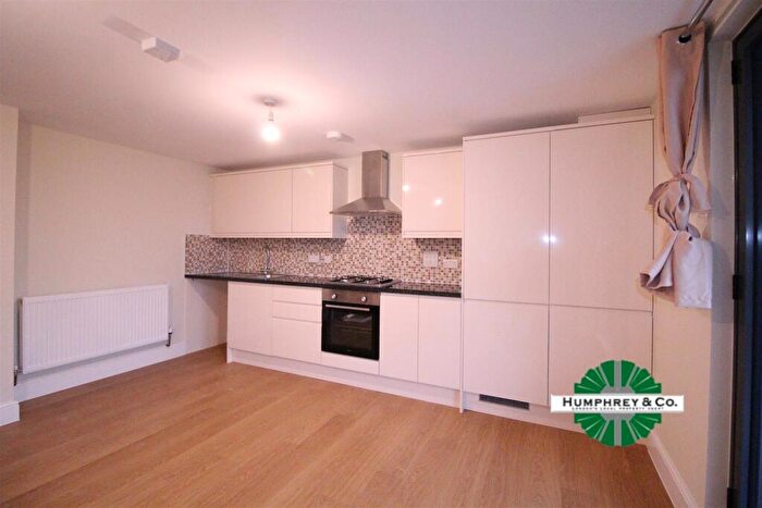 1 Bedroom Flat To Rent In High Road, Ilford, IG1