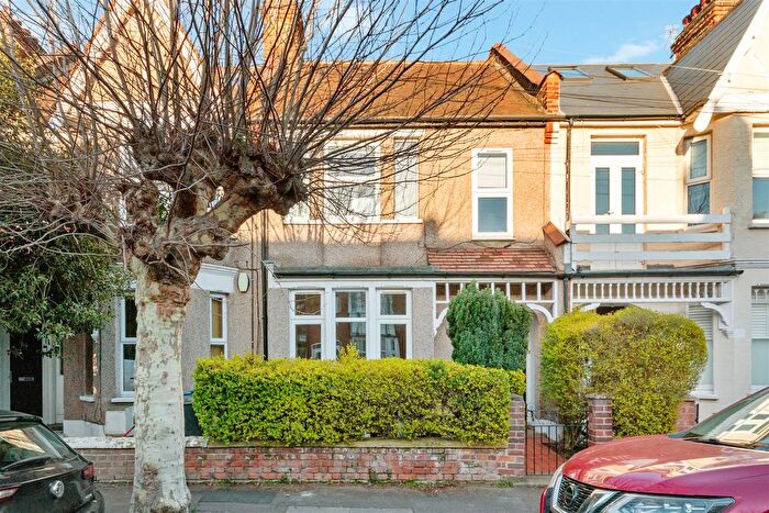 2 Bedroom Flat For Sale In Oxford Avenue, Wimbledon Chase, SW20