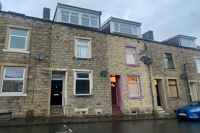 4 Bedroom Terraced House To Rent In Rutland Street, Keighley, BD21