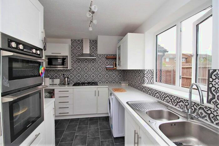 3 Bedroom End Of Terrace House To Rent In Hampshire Walk, Tilehurst, Reading, RG31