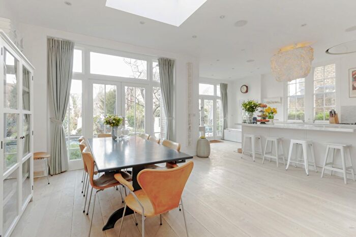 5 Bedroom Semi-Detached House To Rent In The Avenue, London, W4