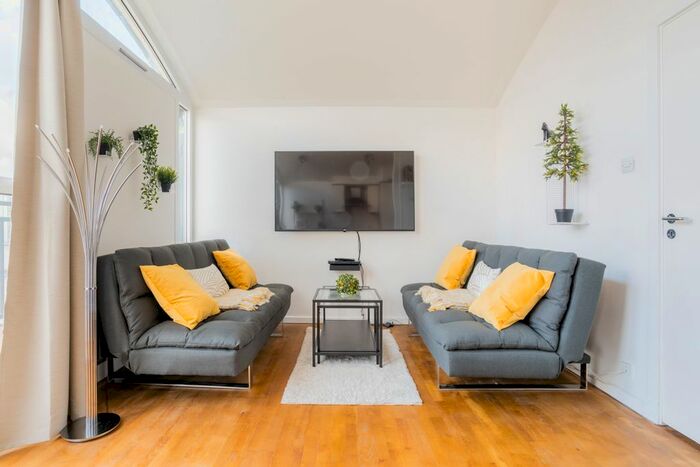 1 Bedroom Flat To Rent In Christian Court, London, SE16