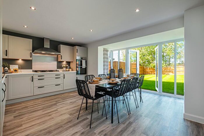 4 Bedroom Detached House For Sale In Walton Road, Drakelow, DE15