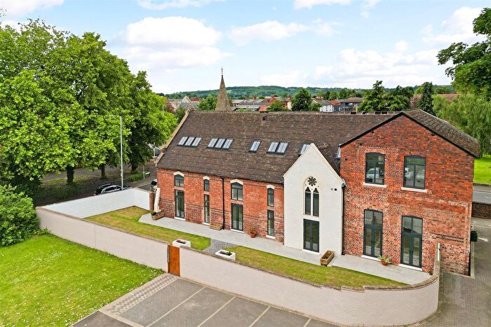 4 Bedroom Flat To Rent In Vale Road, St Wulstans Apartments, Stourport On Severn, DY13