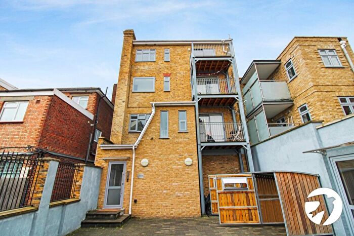 2 Bedroom Flat To Rent In Court Yard, Eltham, London, SE9