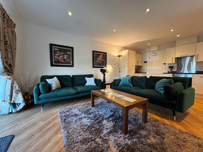 1 Bedroom Serviced Apartments To Rent In Hunt's Lane, Taplow, Maidenhead, SL6