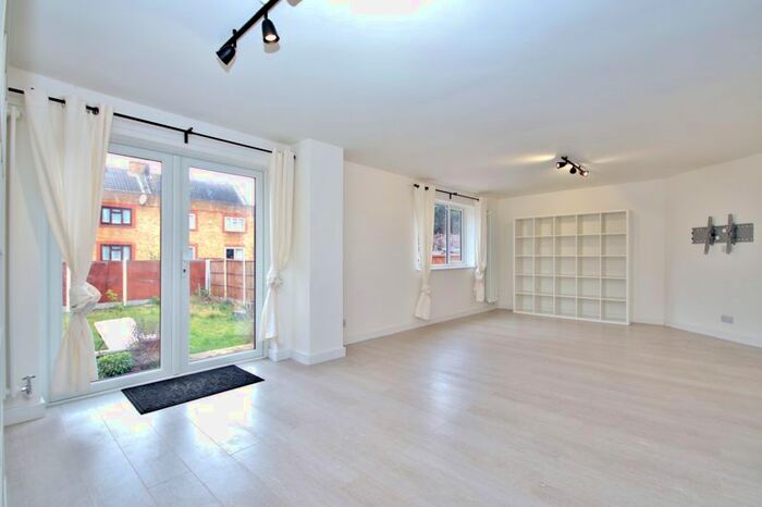 4 Bedroom Semi-Detached House To Rent In Wintergreen Close, London, E6