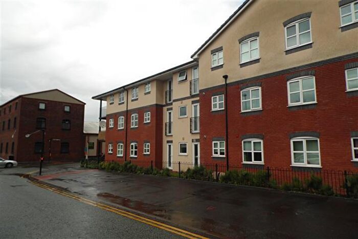 2 Bedroom Apartment To Rent In Poets Court, Old Meeting Street, B70