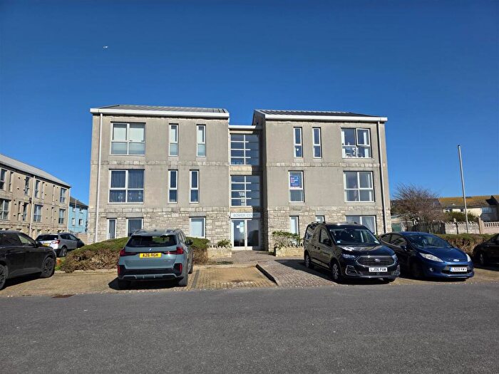 2 Bedroom Flat For Sale In Grangecroft Road, Portland, DT5