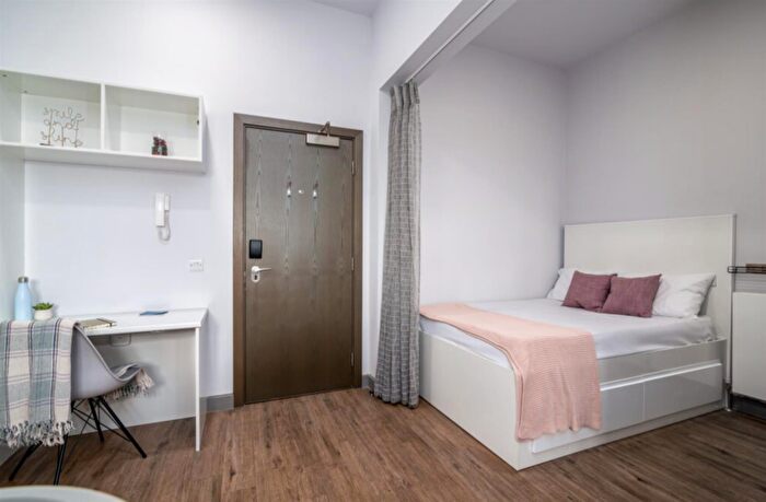 1 Bedroom Flat To Rent In The Manor House, BS2