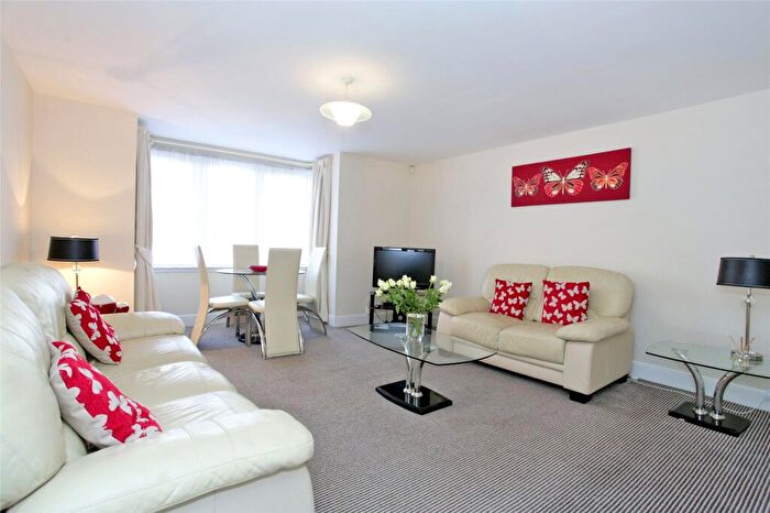 2 Bedroom Flat To Rent In Union Grove, West End, Aberdeen, AB10