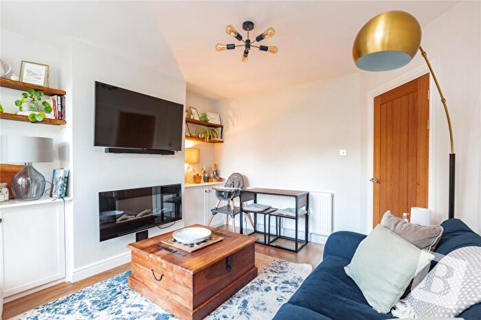 2 Bedroom Apartment For Sale In Matlock Gardens, Hornchurch, RM12
