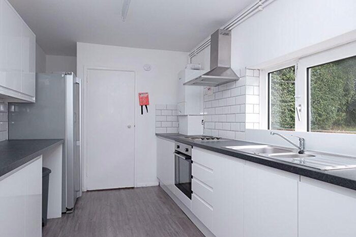 4 Bedroom Semi-Detached House To Rent In Southall Avenue, Brighton, BN2