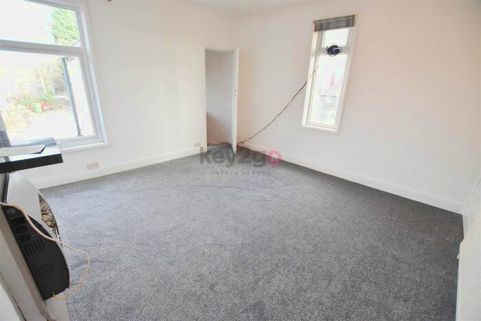 1 Bedroom Flat To Rent In Station Road, Halfway, Sheffield, S20