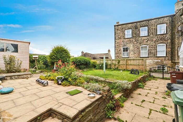 3 Bedroom End Of Terrace House For Sale In Leeds Road, Rawdon, Leeds, LS19