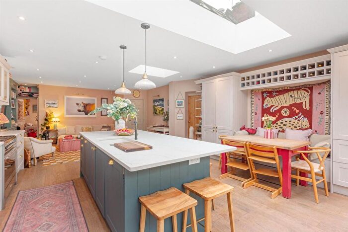 5 Bedroom Property For Sale In Heathfield Road, London, SW18