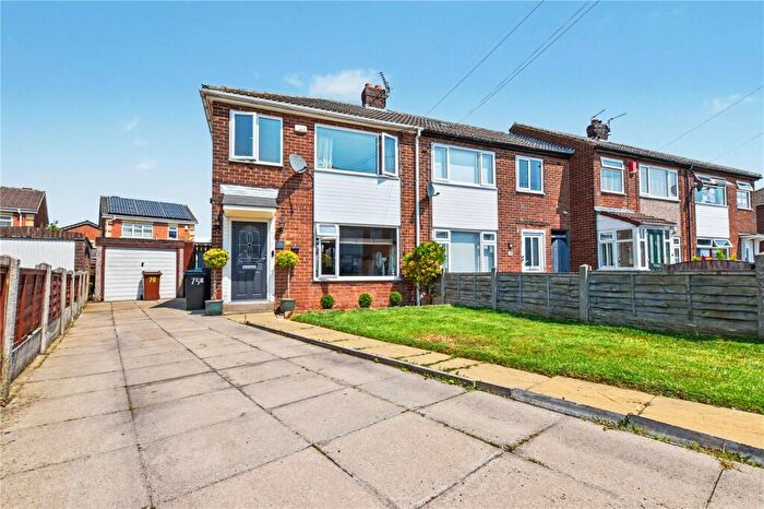 3 Bedroom End Of Terrace House For Sale In Springfield Avenue, Morley, Leeds, LS27