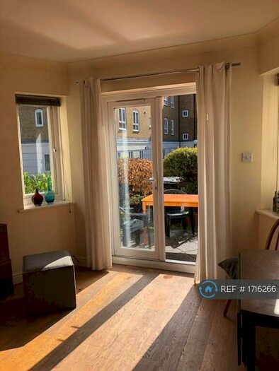 2 Bedroom Flat To Rent In Shoreditch, London, E2