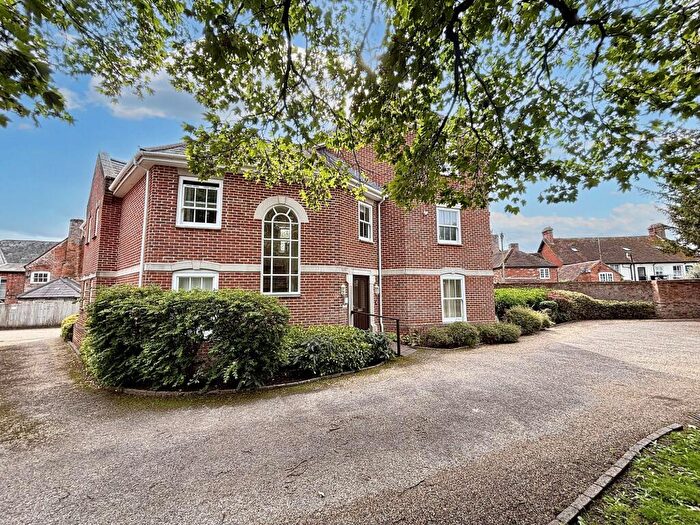 2 Bedroom Apartment For Sale In Sycamore Court, Fordingbridge, SP6