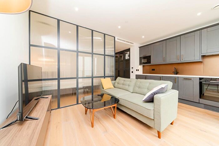 Apartment To Rent In Flat, Emery Way, London, E1W