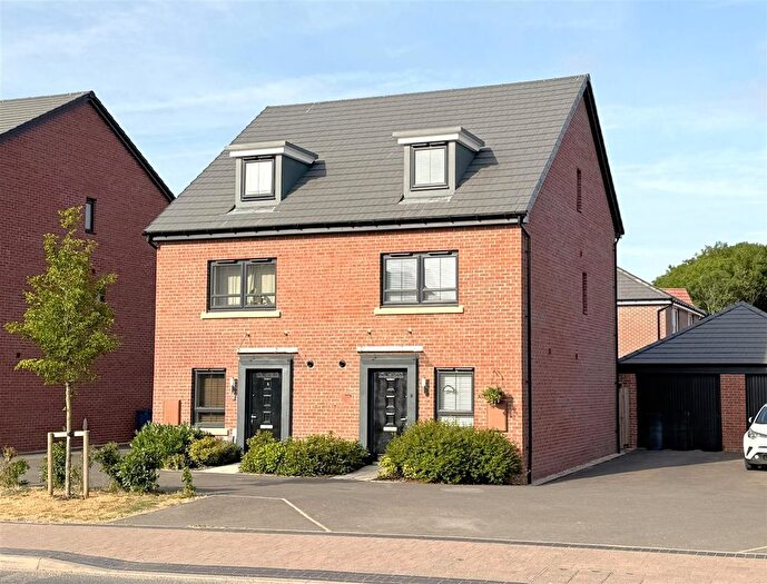3 Bedroom Semi-Detached House For Sale In Chapel Lane, Bingham, NG13