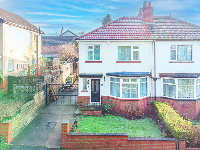 3 Bedroom Semi Detached House For Sale In Roxholme Place, Leeds, LS7