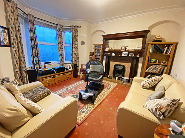 5 Bedroom Semi-Detached House For Sale In Bedwlwyn Road, Ystrad Mynach, Hengoed, CF82 - Photo 3