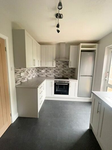 3 Bedroom Semi-Detached House To Rent In Pembroke Avenue, Enfield, EN1